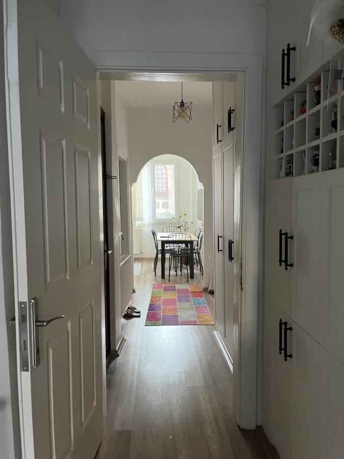 דירות איסטמבול Centrally Located, 2+1 House In Taksim, Cihangir מראה חיצוני תמונה