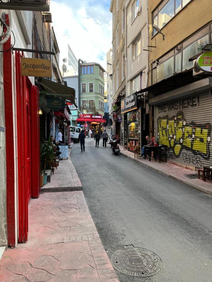 דירות איסטמבול Centrally Located, 2+1 House In Taksim, Cihangir מראה חיצוני תמונה