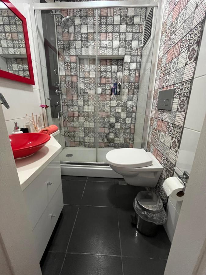 דירות איסטמבול Centrally Located, 2+1 House In Taksim, Cihangir מראה חיצוני תמונה